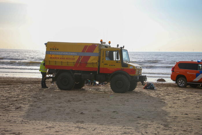 Zwemmer in ernstige toestand uit zee gered