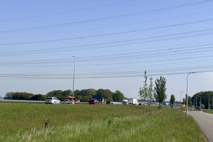 Twee gewonden bij kop-staart aanrijding