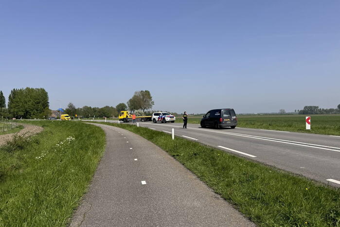 Auto belandt in de sloot