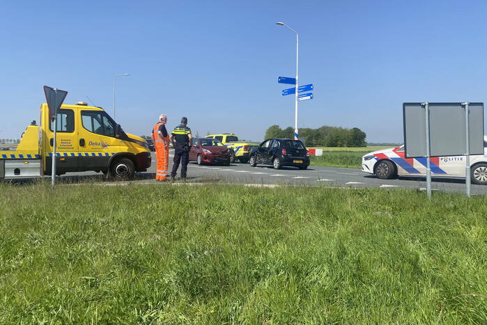 Schade na botsing tussen twee voertuigen