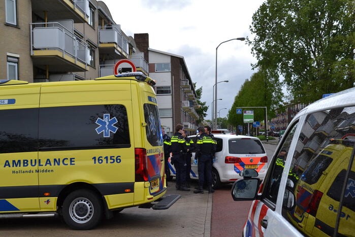 Twee personen op scooter aangereden