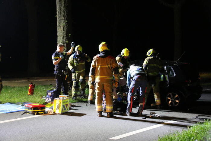 Automobilist zwaargewond bij ongeval