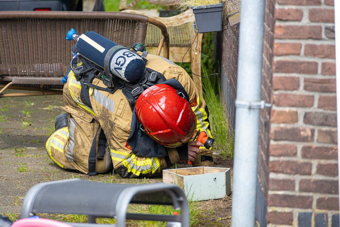 Isolatie in spouwmuur vat vlam door onkruidverbrander