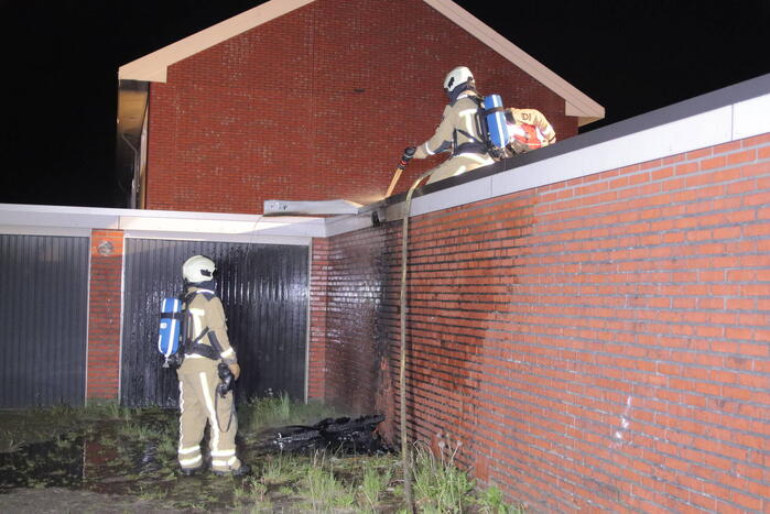 Garageboxen beschadigd door brandstichting