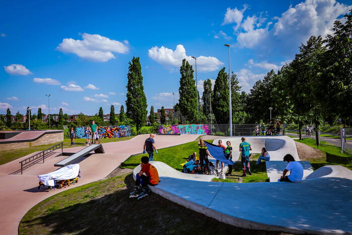 Kind zwaargewond na val op skatebaan