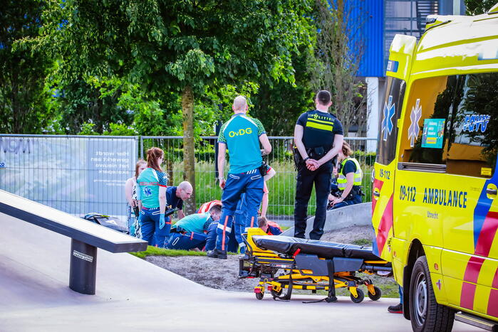 Kind zwaargewond na val op skatebaan