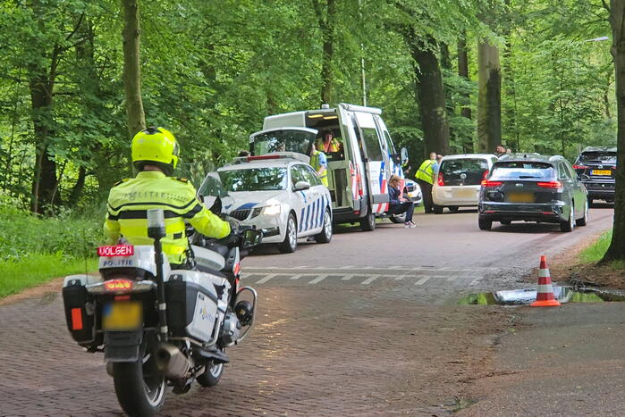 Automobilisten van de weg voor verkeerscontrole