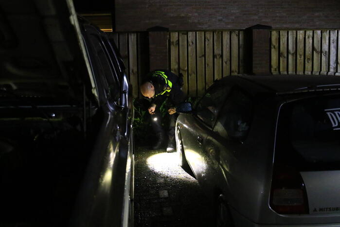 Flinke schade na brand in geparkeerde auto