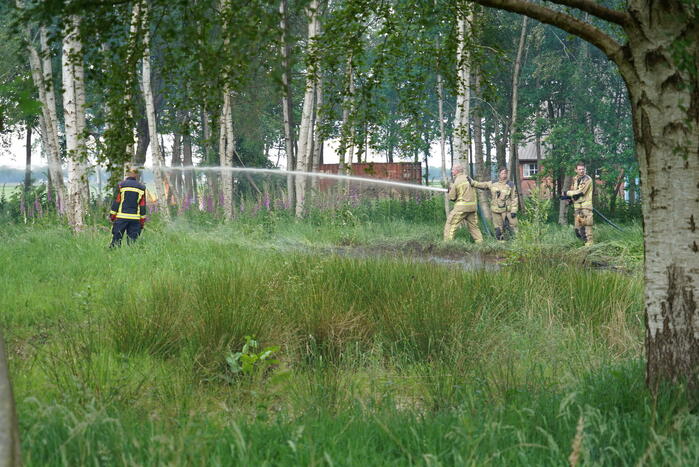 Meerdere brandhaarden rondom boerderij