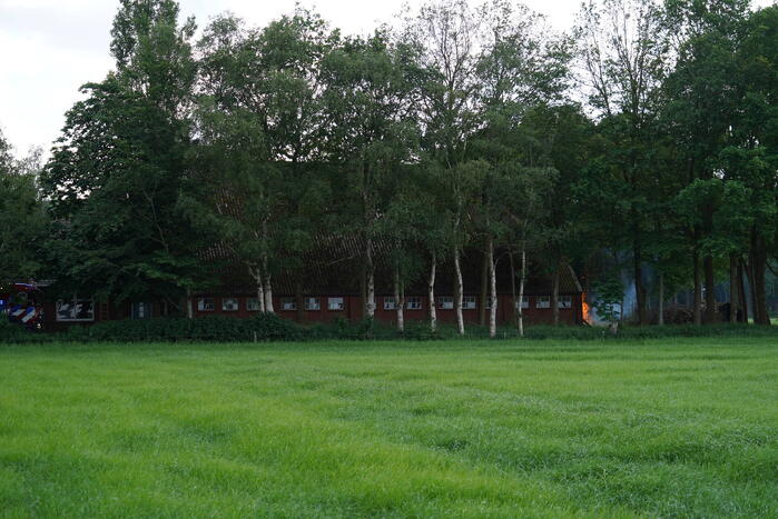 Meerdere brandhaarden rondom boerderij