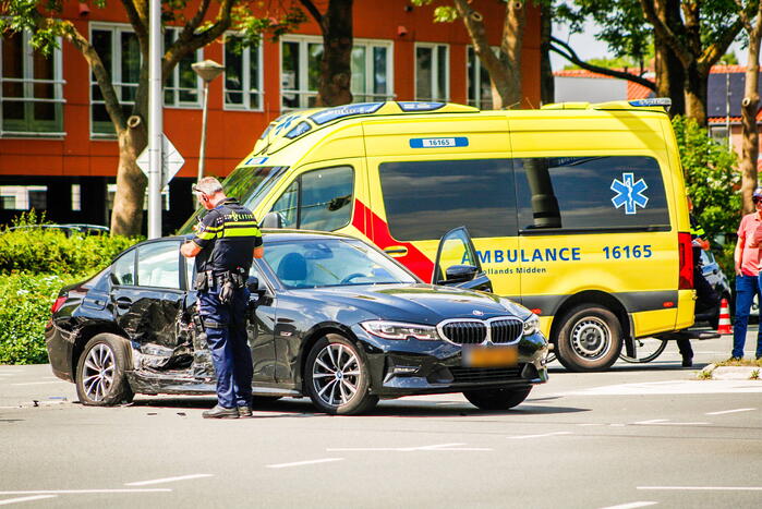 Veel schade na ongeval met twee voertuigen