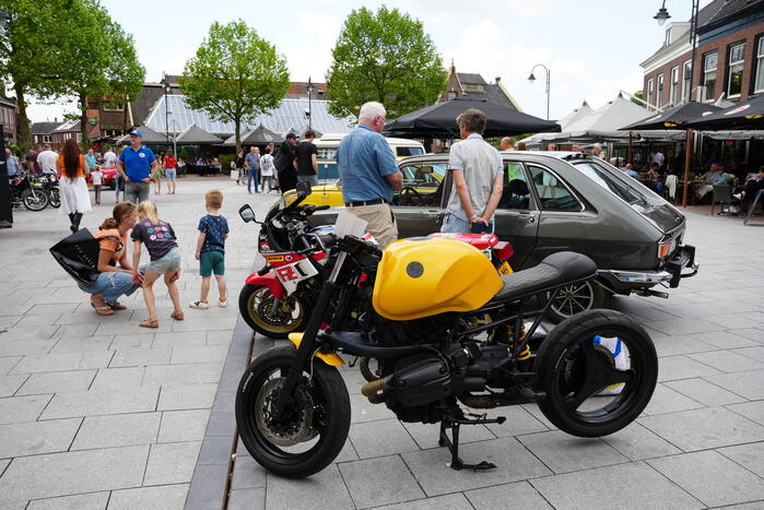 Klassieke auto's te bewonderen in het centrum