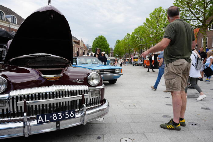 Klassieke auto's te bewonderen in het centrum