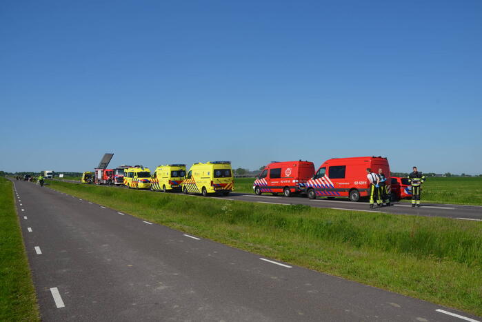 Hulpdiensten groots ingezet waaronder een traumateam voor een voertuig te water