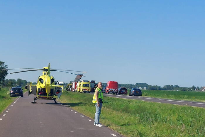 Hulpdiensten groots ingezet waaronder een traumateam voor een voertuig te water