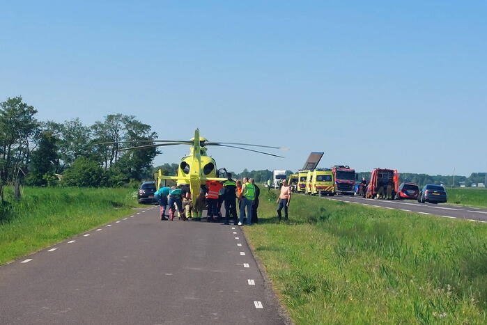 Hulpdiensten groots ingezet waaronder een traumateam voor een voertuig te water