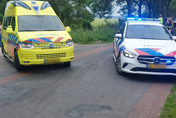 Motorrijdster gewond na val door botsing