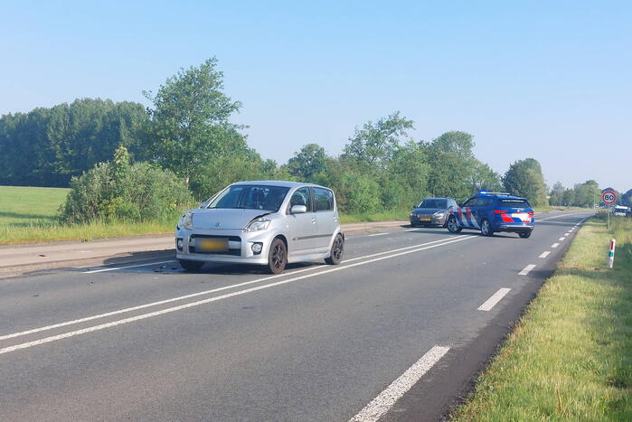 Schade bij ongeval tussen drie voertuigen