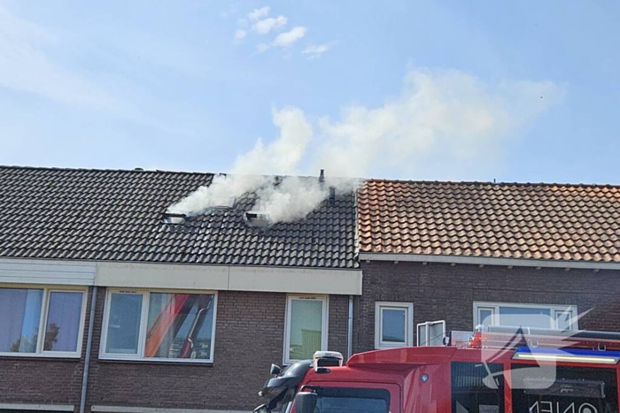 Ambulancemedewerkers ontdekken uitslaande woningbrand