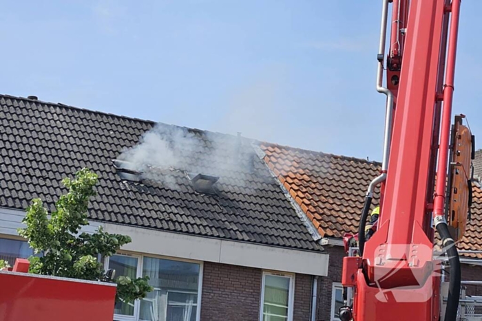 Ambulancemedewerkers ontdekken uitslaande woningbrand