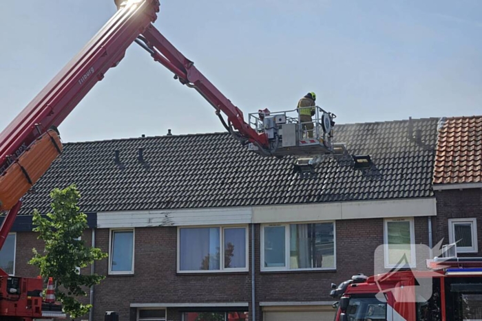 Ambulancemedewerkers ontdekken uitslaande woningbrand