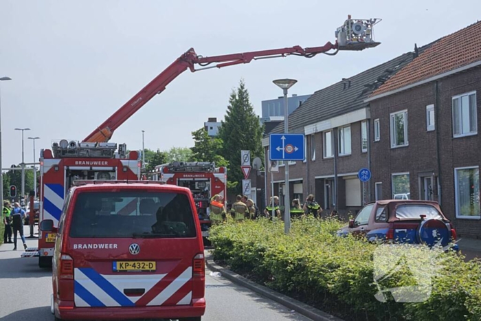 Ambulancemedewerkers ontdekken uitslaande woningbrand