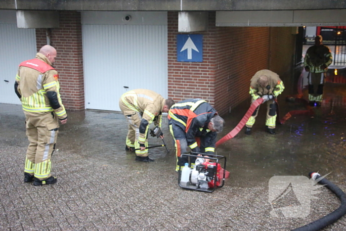 Wederom wateroverlast bij flatgebouw