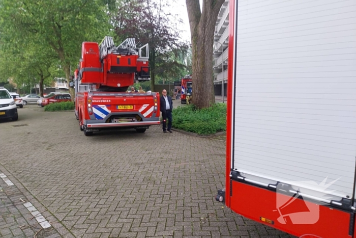 Brand in woonkamer snel onder controle