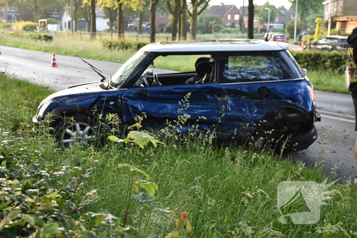 Gewonde bij botsing tussen twee auto's