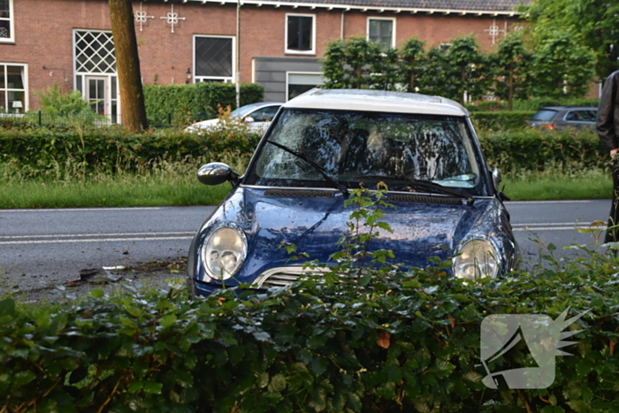 Gewonde bij botsing tussen twee auto's