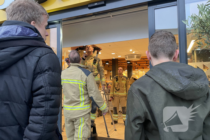 Jumbo ontruimd vanwege brandlucht in airco systeem, blijkt een sigaret te zijn