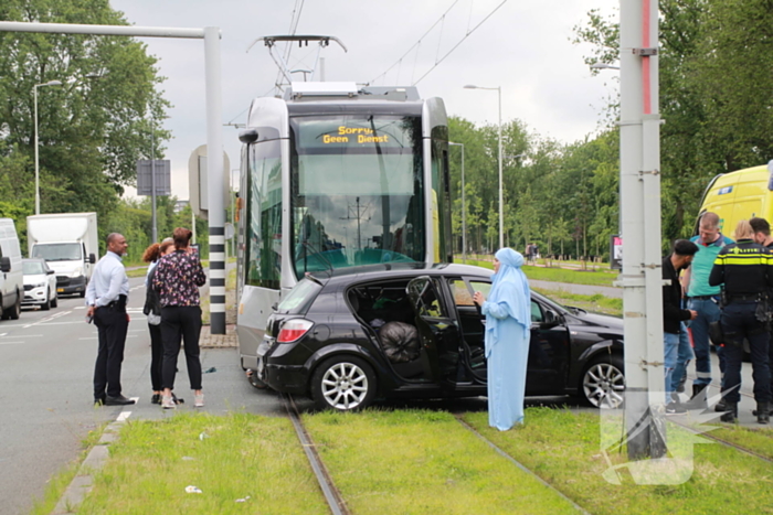 Tram in botsing met personenauto