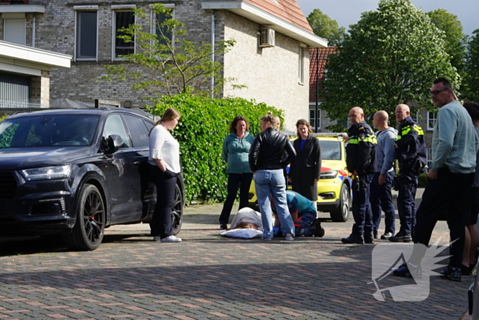 Automobilist rijdt persoon aan op electrische step