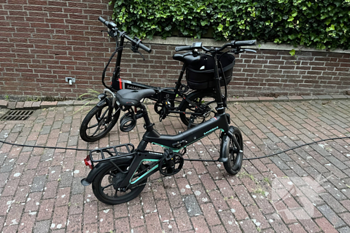 Accu van elektrische fiets vat vlam in schuur