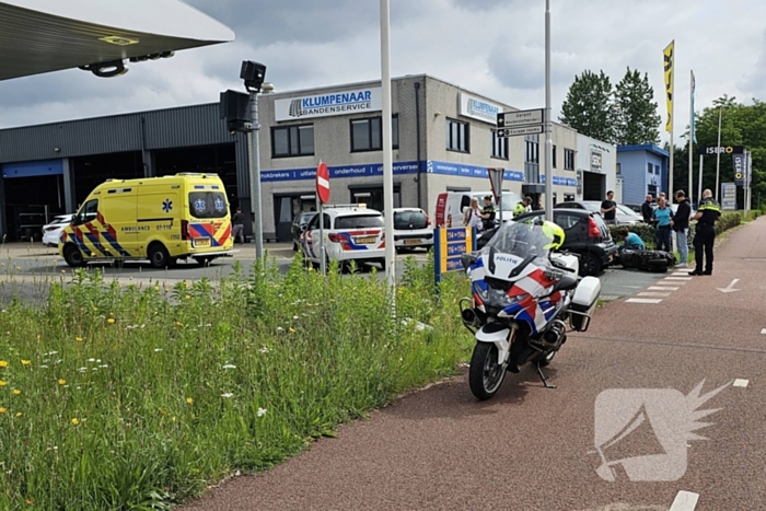 Scooterrijder gewond bij aanrijding met auto