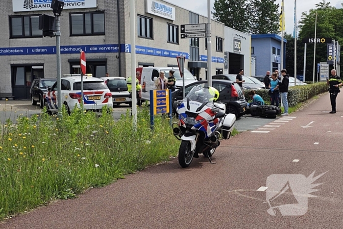 Scooterrijder gewond bij aanrijding met auto