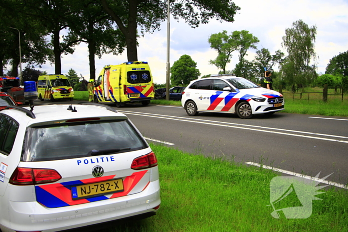 Automobilist zwaargewond na eenzijdig ongeval