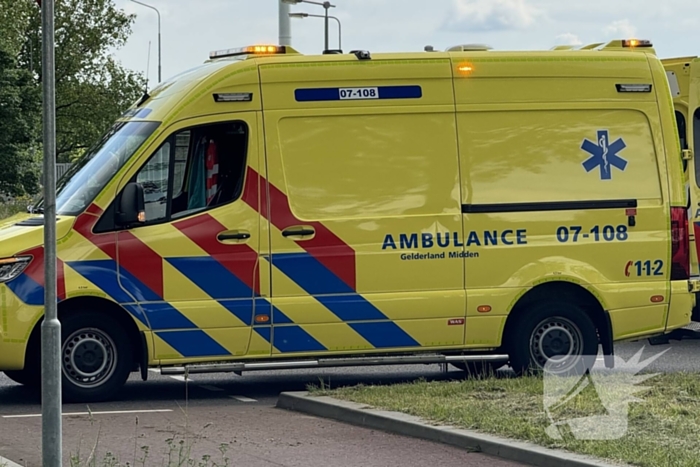 Fietser aangereden door auto met aanhanger