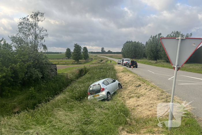 Automobilist verliest macht over het stuur