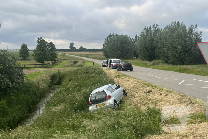 Automobilist verliest macht over het stuur