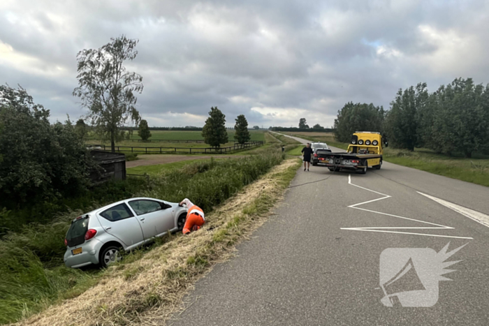 Automobilist verliest macht over het stuur