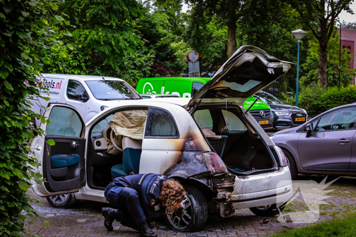 Forensische opsporing Doet onderzoek naar autobrand