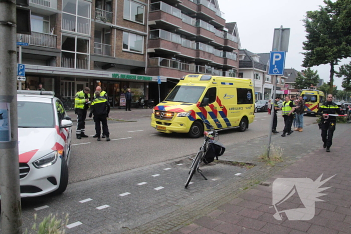 Fietser ernstig gewond bij botsing met auto