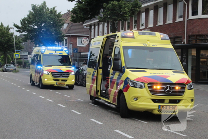 Fietser ernstig gewond bij botsing met auto