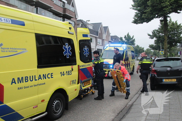 Fietser ernstig gewond bij botsing met auto