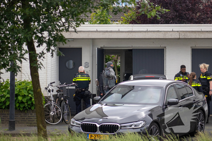 Arrestatieteam valt woning binnen