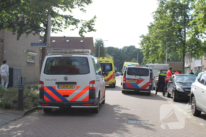 Traumahelikopter landt voor noodsituatie in woning