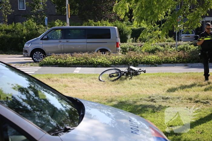 Weer een fietser aangereden op rotonde