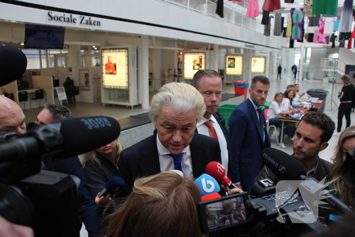 PVV-leider Wilders brengt stem uit voor Europees Parlementsverkiezing