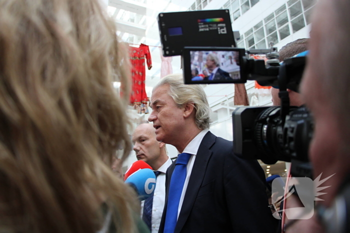 PVV-leider Wilders brengt stem uit voor Europees Parlementsverkiezing